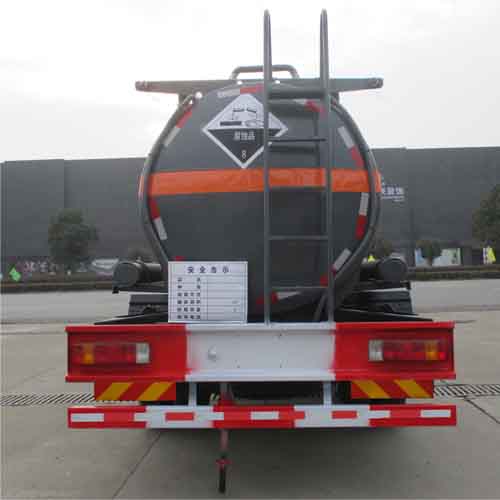 解放前二后四化工液體運(yùn)輸車