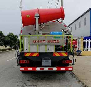 東風(fēng)多利卡多功能灑水車